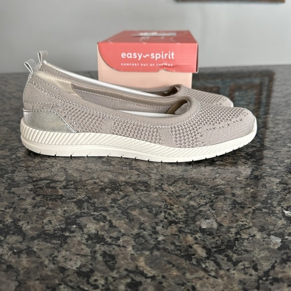 Easy Spirit Glitz2 lightweight walking flat NIB 8 - Picture 6 of 12